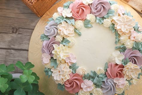 Check spelling or type a new query. Buttercream Flower Wreath Cakes - Cake Style