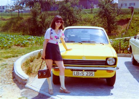 24 color snapshots of german teenage girls in the 1970s ~ vintage everyday