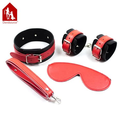 Davidsource Blackandred Leather Collar With Pulling Rope And Handcuff And Blinder Restraint Set
