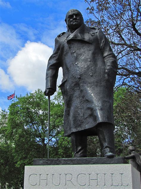 The British Bulldog Statue Of Winston Churchill By Ivor Ro Flickr