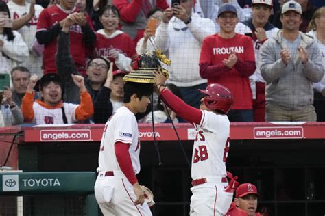 Ohtani Homers Trout Comes Up Big In Angels 7 4 Win Over Cubs