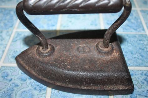 2 Vintage Sheffield 6 Cast Iron Smoothing Iron