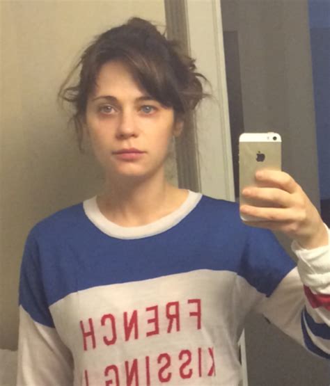 Celebrities Without Makeup Prove They Look No Better Than Us