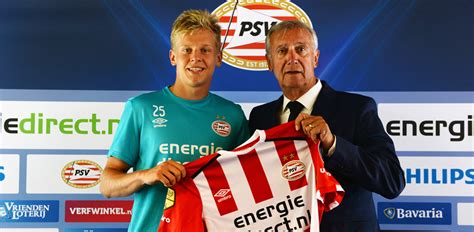 Oleksandr zinchenko fifa 21 career mode. PSV.nl - Zinchenko ontvangt shirt van Mister PSV