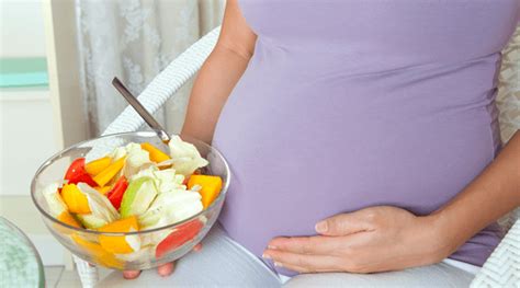 Makanan serta camilan sehat untuk ibu hamil yang pertama adalah makanan atau minuman yang terbuat dari susu. 5 Jenis Makanan yang Dilarang untuk Ibu Hamil | Prenagen