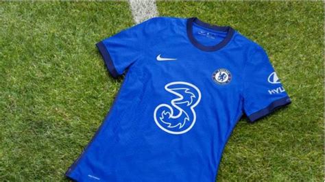 Latest chelsea news, match previews and reviews, chelsea transfer news and chelsea blog posts from around the world, updated 24 hours a scoopdragon network. Chelsea Resmi Perkenalkan Jersey 2020-2021, Lebih Simpel ...