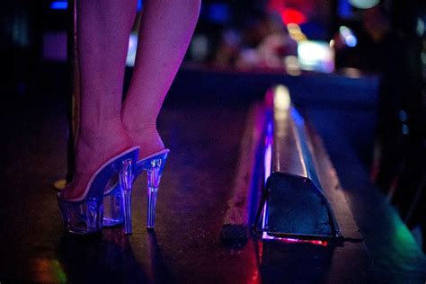 Family Of Man Fatally Shot At A Stars Cabaret Strip Club Sues For Million Oregonlive Com