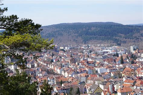 Kumpulan foto pemandangan alam ini bisa dijadikan contoh meggambar, dijadikan koleksi pribadi berikut ini contoh lukisan pemandangan yang mudah ditiru, gambar sketsa pemandangan alam. Gambar : gunung, Pemandangan kota, Panorama, Desa, kota satelit, Jerman, lingkungan, foto udara ...