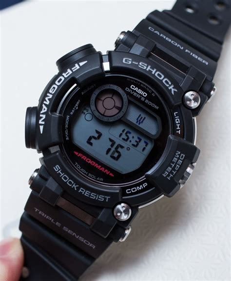 The frogman has an asymmetric shape and is attached eccentrically on its straps. Casio G-Shock Frogman GWF-D1000 Hands-On: The Ultimate ...
