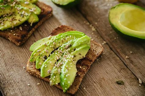 L avocado fa bene ma quanto se ne può mangiare Italia a Tavola