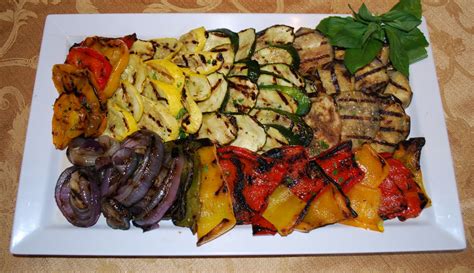 This grilled vegetable salad makes the most out of delicious summer produce. Verdure miste grigliate - Kung-Food