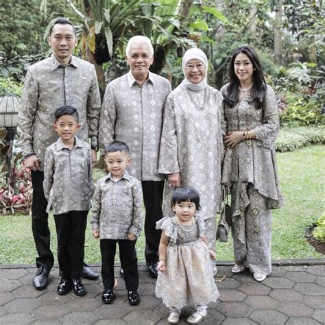 Seragam Batik Keluarga Sby