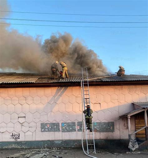 В центре Улан Удэ сгорело заброшенное здание Байкал Daily Новости