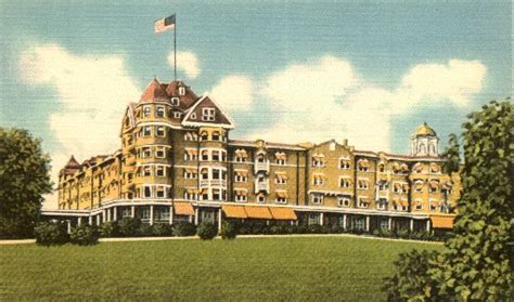 Book your next stay at this premier hotel in maine. The SamOset Inn at Rockland Breakwater