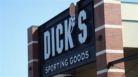 Dicks Sporting Goods Contratará Más De 9000 Trabajadores Para La