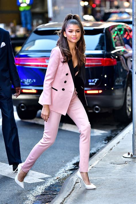 Zendaya Pink Suit Dresses Images 2022