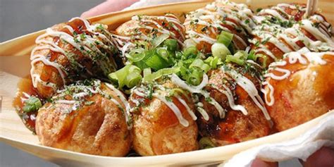 Jika ingat cilok, mengingatkan masa sekolah karena pada saat itu membuat cilok hampir sama dengan membuat pentol bakso. Cara Membuat Takoyaki Khas Jepang Enak dan Sederhana di Rumah juga Tanpa Cetakan | Diadona.id