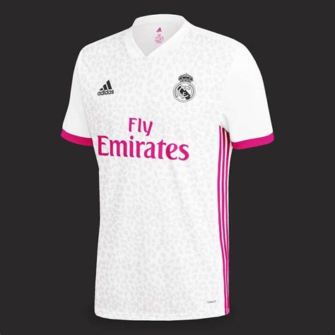 The iconic white color is combined with spring pink shades, which appear on the three side strips and the back of the neck. Real Madrid 20-21 Home Kit Concept Revealed - Footy Headlines