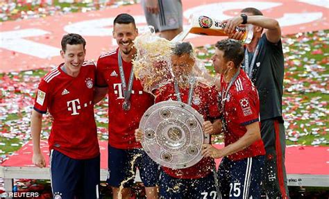 Beer Drenched Bayern Munich Stars Celebrate Bundesliga Title Daily