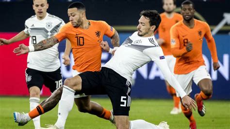 Het nederlands elftal speelt 24 maart voor een uitverkochte johan cruijff arena tegen duitsland. Nederland - Duitsland EK kwalificatiewedstrijd = volgeboekt