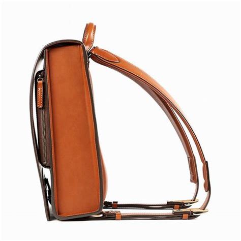 Dari itu istriku berharap aku tinggal di rumah supaya kami tetap berkumpul sebagai keluarga tidak terpisah. Otona Randoseru, tas anak sekolah Jepang yang didesain ...