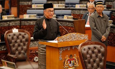 Kuala lumpur, malaysia—malaysia's deputy prime minister told the country's parliament thursday that nearly $700 million in deposits that government investigators had traced to prime minister najib razak's alleged private bank accounts was a political donation. Malaysia's Anwar sworn in as member of parliament - Global ...