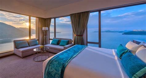 The Worlds Top 10 Hotel Room Enclosed By Stunning Scenes Sagmart
