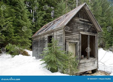 Abandoned Wilderness Cabin Royalty Free Stock Images Image 5820429