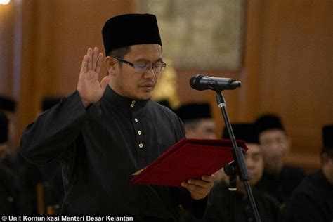The menteri besar of kelantan is the head of government in the malaysian state of kelantan. Kelantan: Senarai Menteri Besar, Timbalan Menteri Besar ...