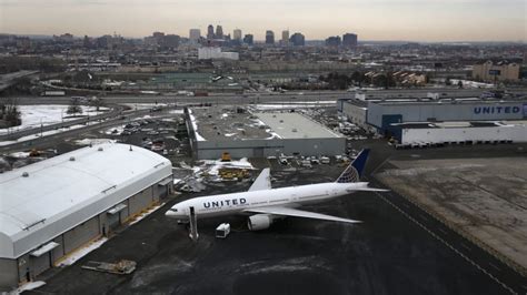 Reports Of Drones Disrupt Flights At Newark Airport Cnn
