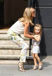 Britains Got Talent Judge Amanda Holden Goes Shopping With Daughter