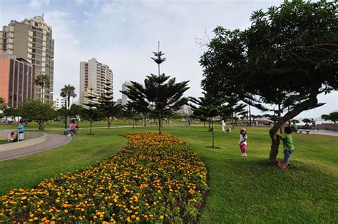 Parque Raimondi Municipalidad De Miraflores Flickr