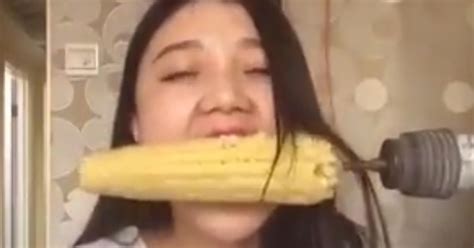 Woman Has Hair Ripped Out After Eating Corn On Cob Off Spinning Drill Huffpost Uk News