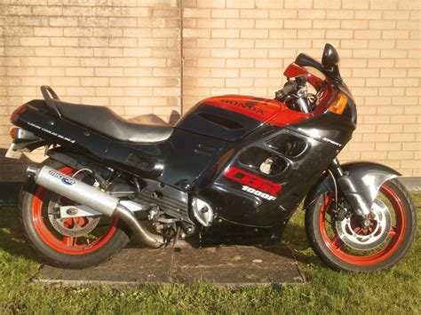Max torque was 76.71 ft/lbs (104.0 nm) @ 8500 rpm. 1988 Honda cbr 1000f cbr1000f super sport classic SOLD ...