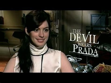 В русском варианте дубляжа миранду пристли (мэрил стрип). 'The Devil Wears Prada' Interview - YouTube