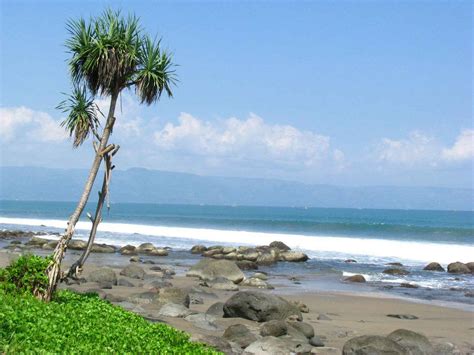 .pelabuhan ratu terhangat bisa kamu temui pada laman ini. Pantai Pelabuhan Ratu | Wisata Rakyat Lokasi, Rute & Harga Tiket