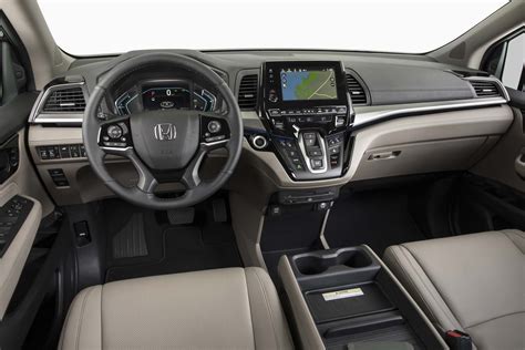 Maybe you would like to learn more about one of these? 2018 Honda Odyssey interior view 02 - Motor Trend en Español
