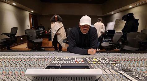 Dr Dre Keeps Cooking New Photo From Studio Eminempro The Biggest