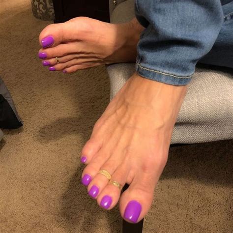 Feet Contest On Instagram These Slender Feet With Long Toes And Nails Are Just AMAZING