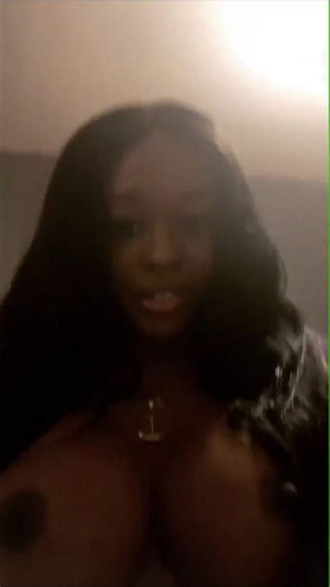 Azealia Banks Topless The Fappening