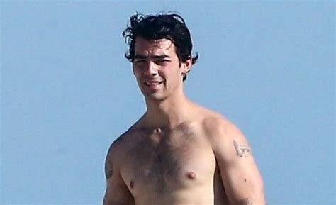 Joe Jonas Spotted Going Shirtless During Beach Day In Miami Joe Jonas