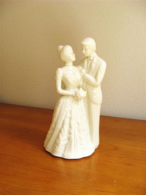 Vintage Lenox Wedding Promises Porcelain Bride And Groom Figurine