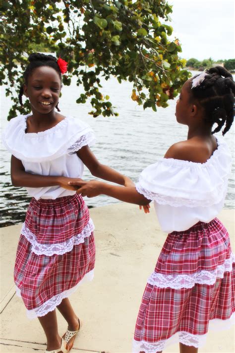 Jamaican Cultural Dress Siswa Positip