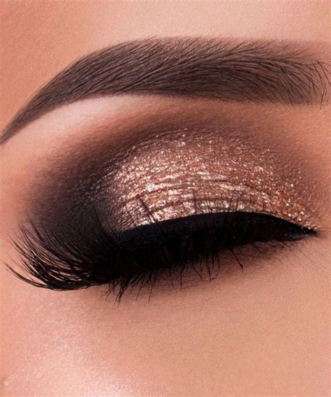 65 Pretty Eye Makeup Looks shimmery gold eye shadow look Золотой