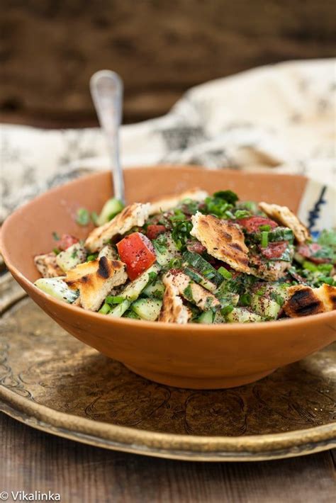 It makes a satisfying vegetarian main dish. Middle Eastern Fattoush Salad | Middle eastern recipes ...