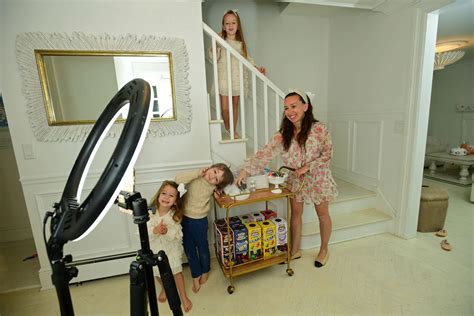 Darien mom becomes TikTok star for parenting hacks ...