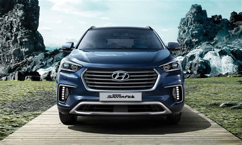 Discover the new santa fe, redesigned inside and out and equipped with an extensive suite of our available hyundai smartsense™ safety features. 2017 Hyundai Grand Santa Fe Review Release Date Specs