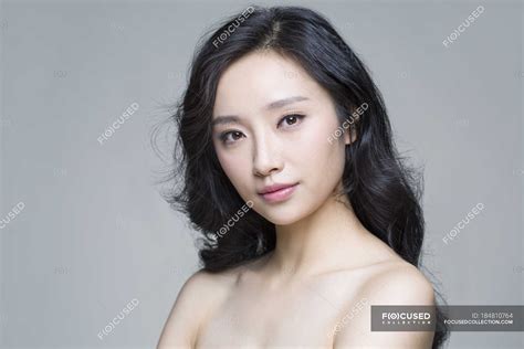 Portrait Of Beautiful Chinese Woman With Natural Makeup — Beauty