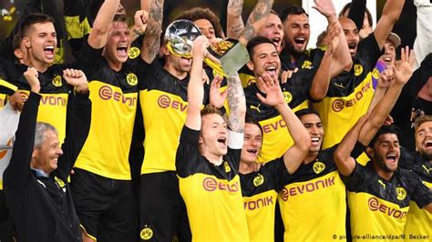 'the waiter') is a 2020 mexican film directed by raúl martínez. Borussia Dortmund / Three Match Observations From Borussia Dortmund S Second Half Demolition Of ...