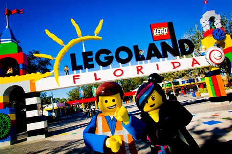 Emmet And Wyldstyle Everything Is Awesome At Legoland Legoland
